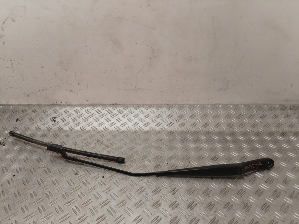 BRAZO LIMPIA DELANTERO DERECHO 131688