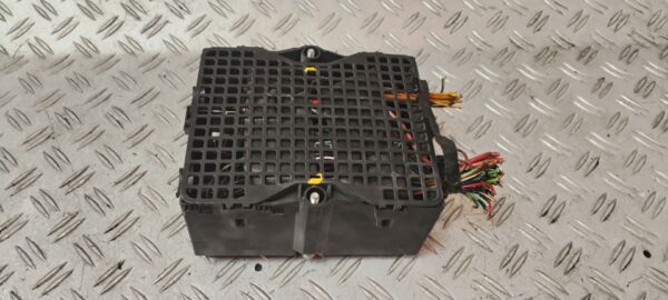 CAJA RELES / FUSIBLES 132321