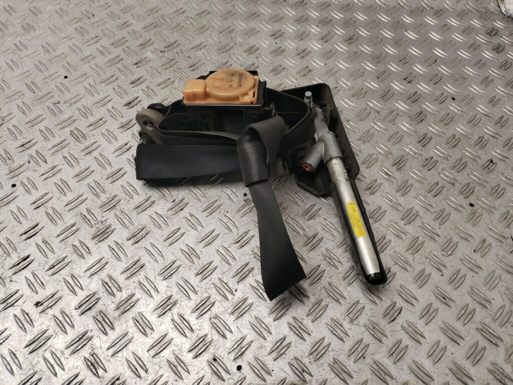 CINTURON SEGURIDAD DELANTERO IZQUIERDO 132357
