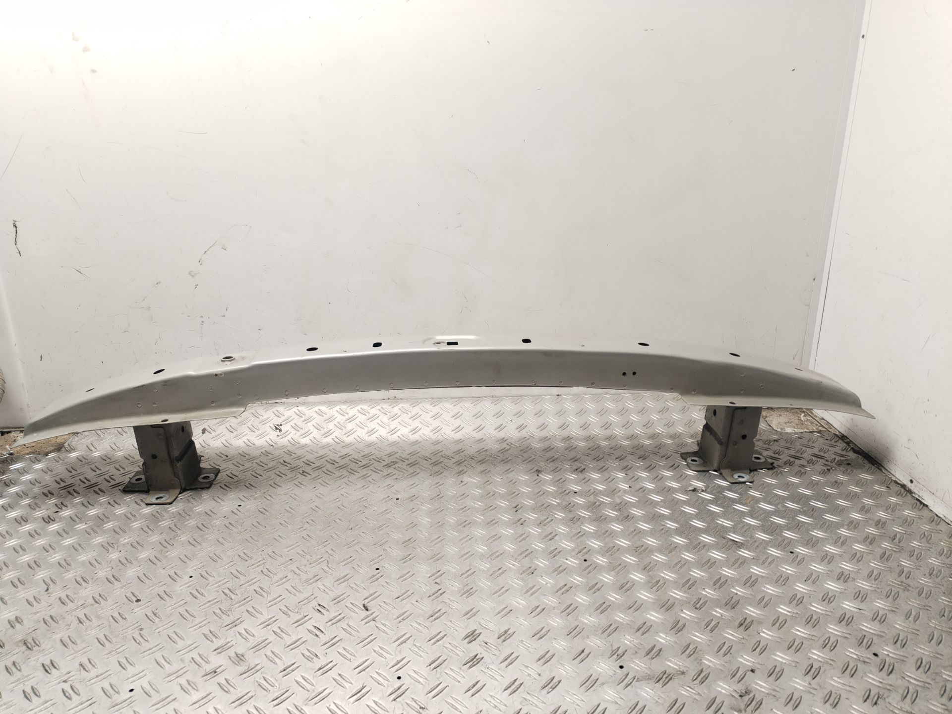 REFUERZO PARAGOLPES DELANTERO 131597