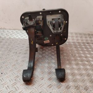 PEDAL EMBRAGUE 131671