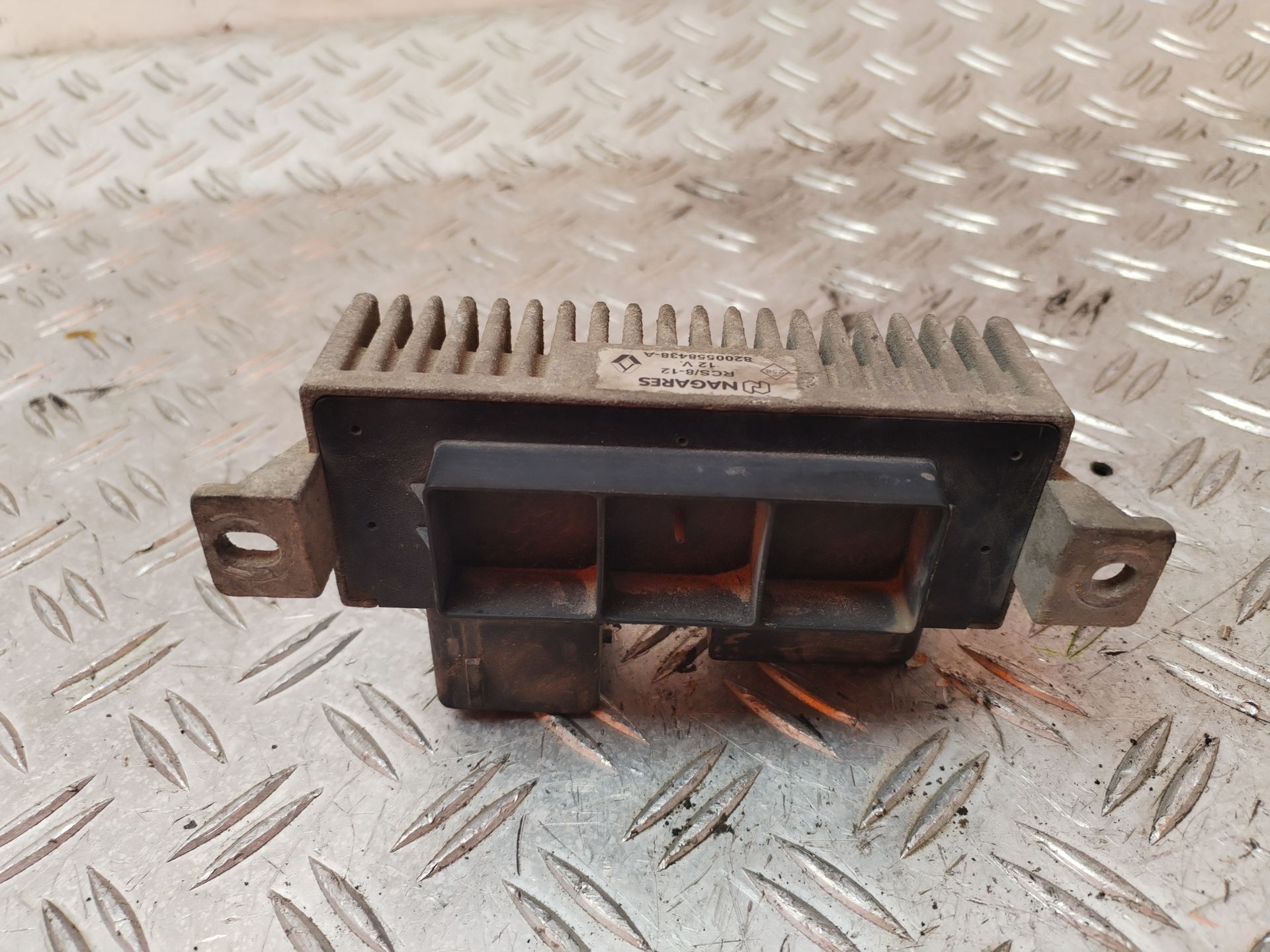 CAJA PRECALENTAMIENTO 131548