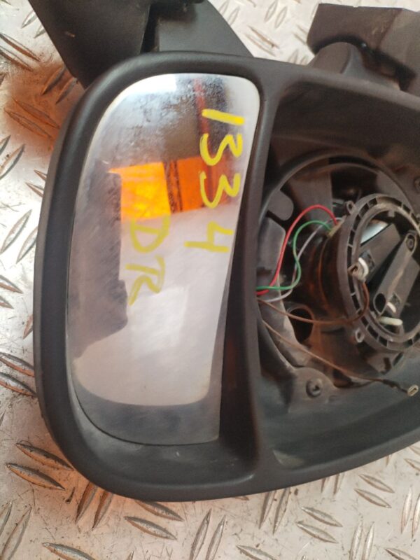 RETROVISOR DERECHO 131384