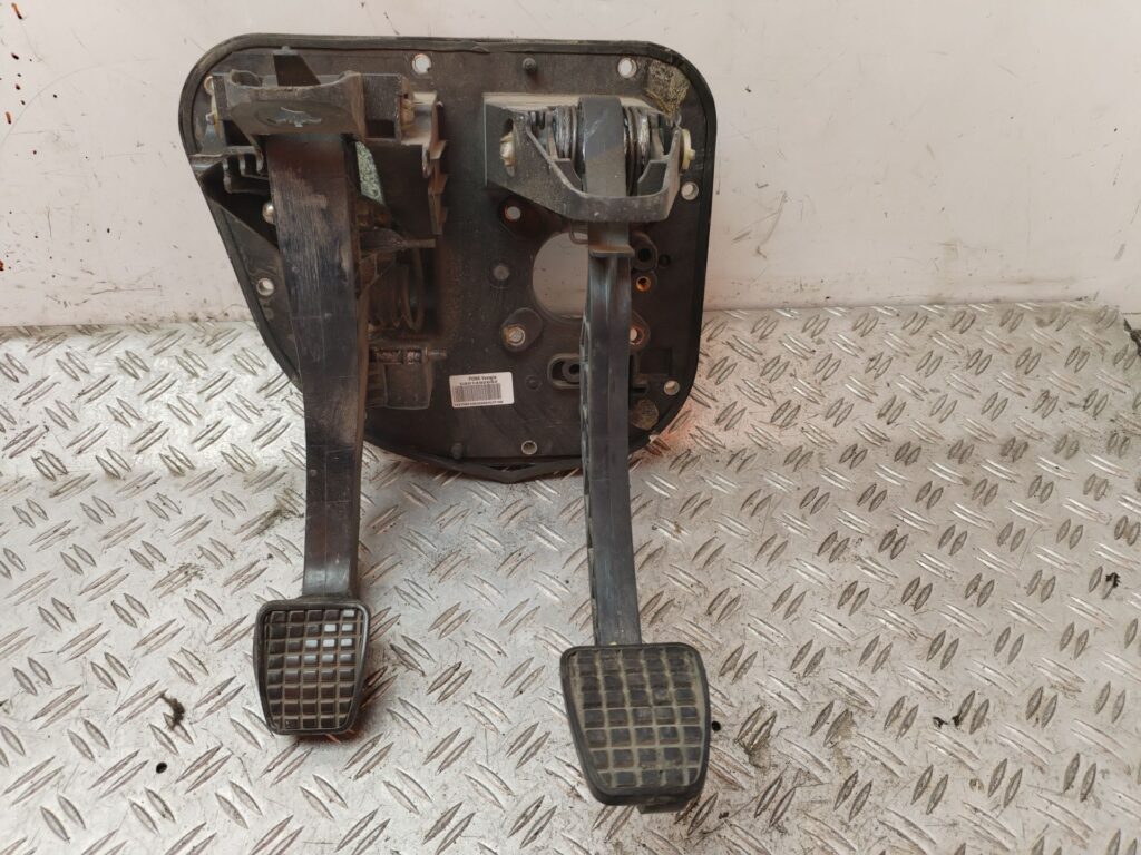 PEDAL FRENO 130883