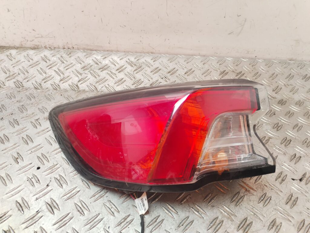 PILOTO TRASERO DERECHO 130505