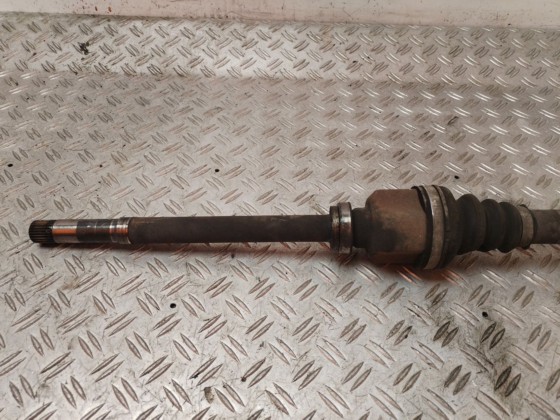 TRANSMISION DELANTERA DERECHA 131214