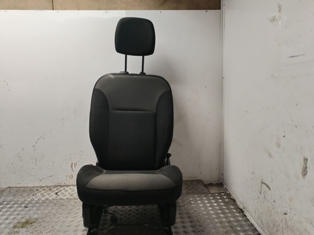 ASIENTO DELANTERO IZQUIERDO 131230