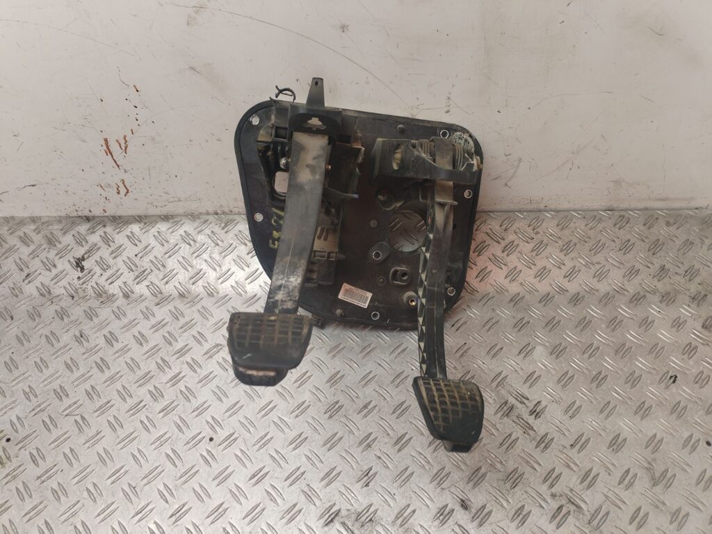 PEDAL FRENO 131253