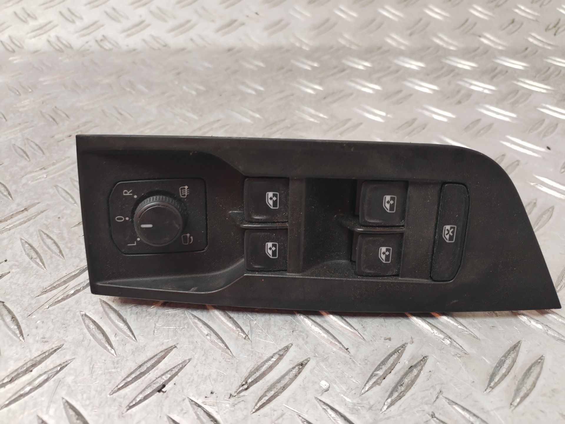 MANDO ELEVALUNAS DELANTERO IZQUIERDO 131850