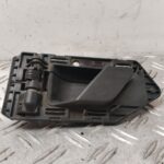 MANETA INTERIOR DELANTERA IZQUIERDA 132295