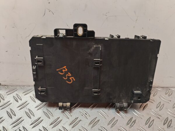 CAJA RELES / FUSIBLES 131797