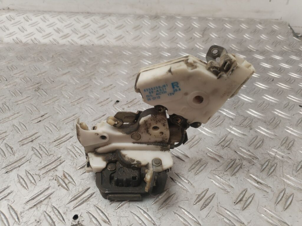 CERRADURA PUERTA TRASERA DERECHA 132145