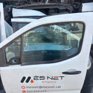 PUERTA DELANTERA IZQUIERDA 131888