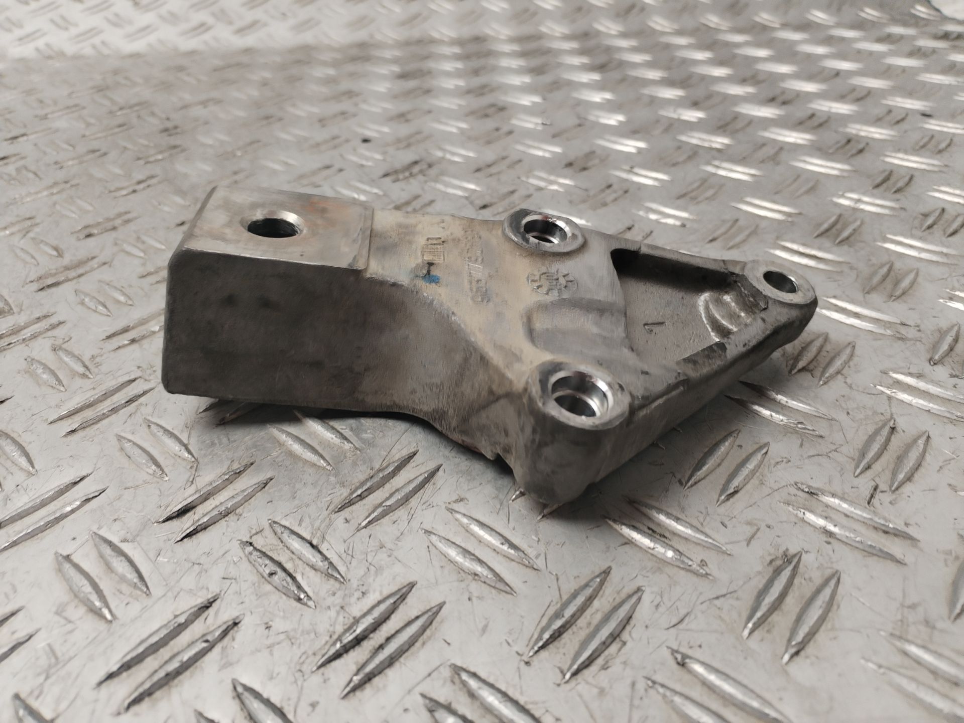 SOPORTE MOTOR 132296