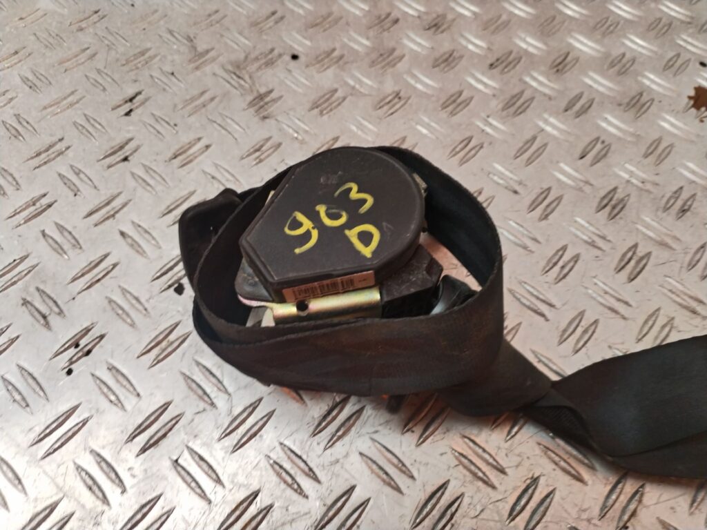 CINTURON SEGURIDAD DELANTERO DERECHO 131376
