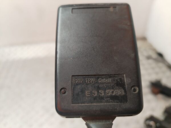 ENGANCHE CINTURON TRASERO DERECHO 131451