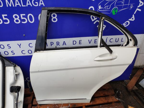 PUERTA TRASERA IZQUIERDA 98386