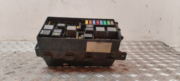 CAJA RELES / FUSIBLES 132316