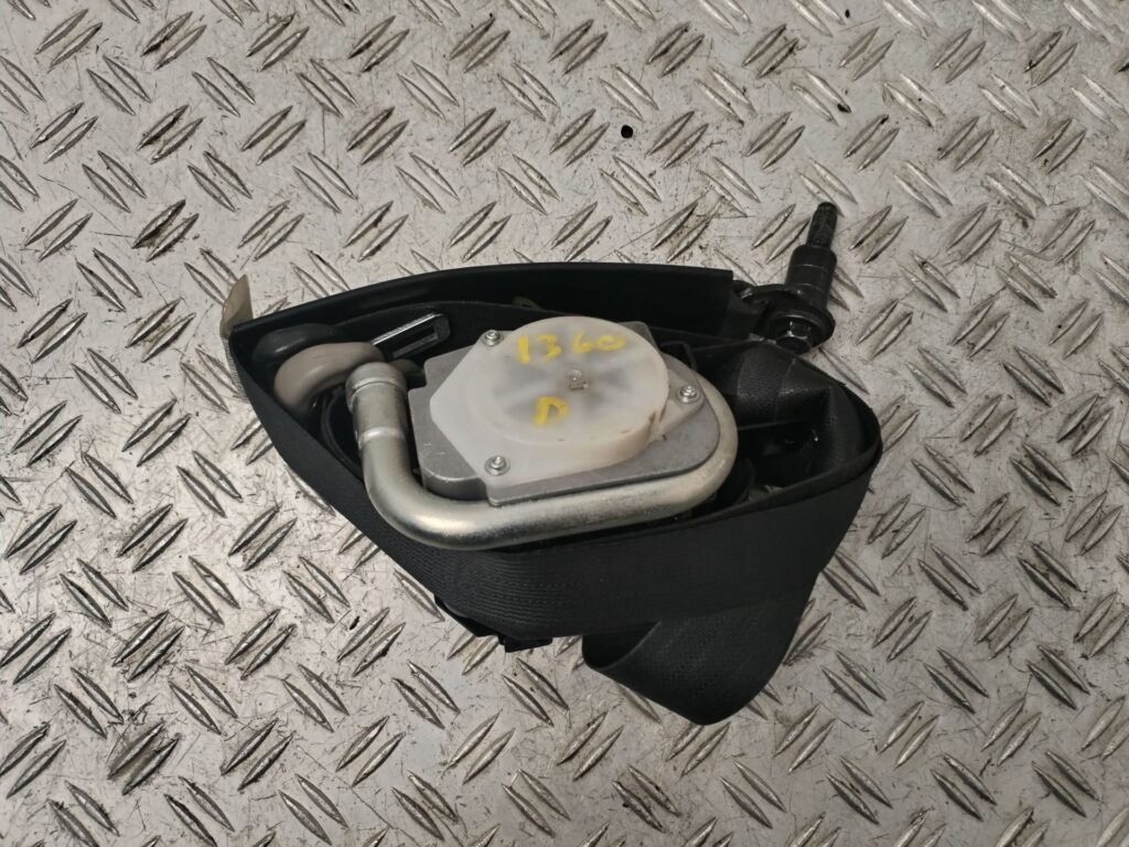 CINTURON SEGURIDAD DELANTERO DERECHO 132355