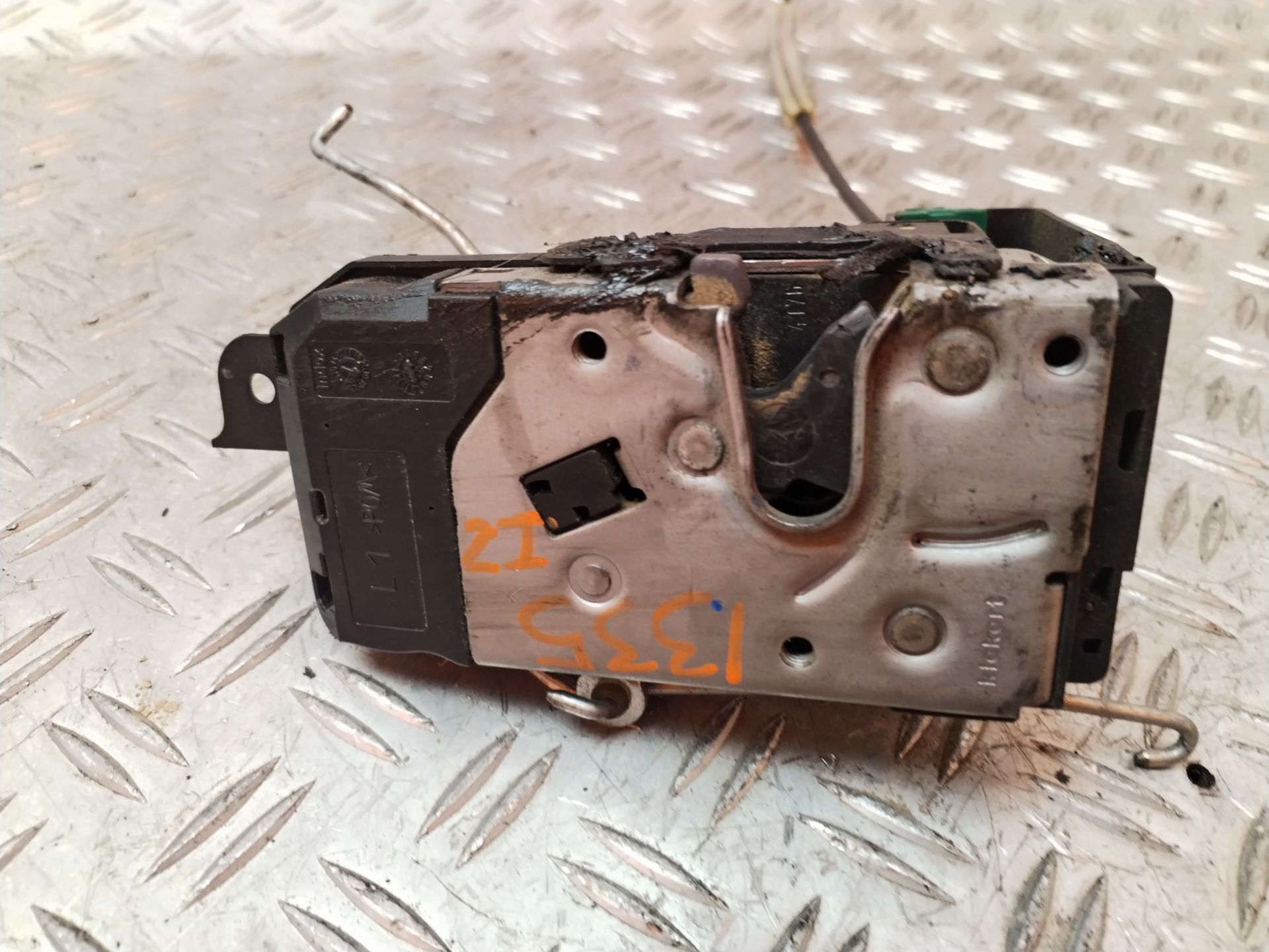 CERRADURA PUERTA DELANTERA IZQUIERDA 131820