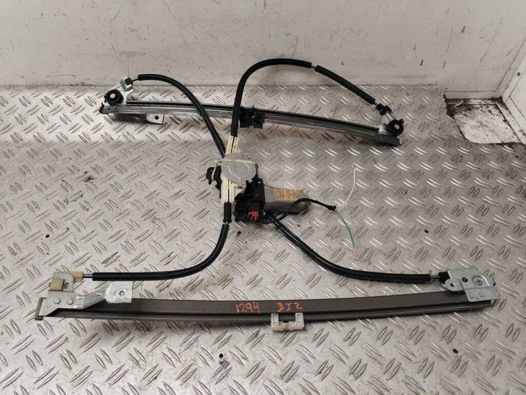 ELEVALUNAS DELANTERO IZQUIERDO 132161
