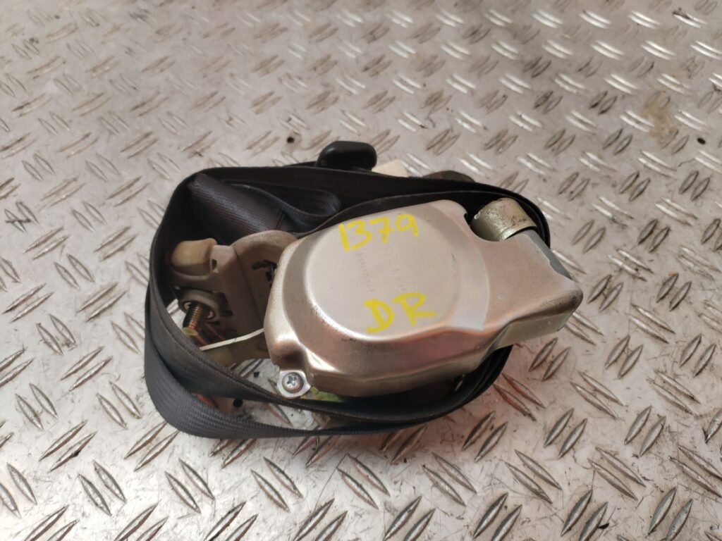 CINTURON SEGURIDAD DELANTERO DERECHO 132528