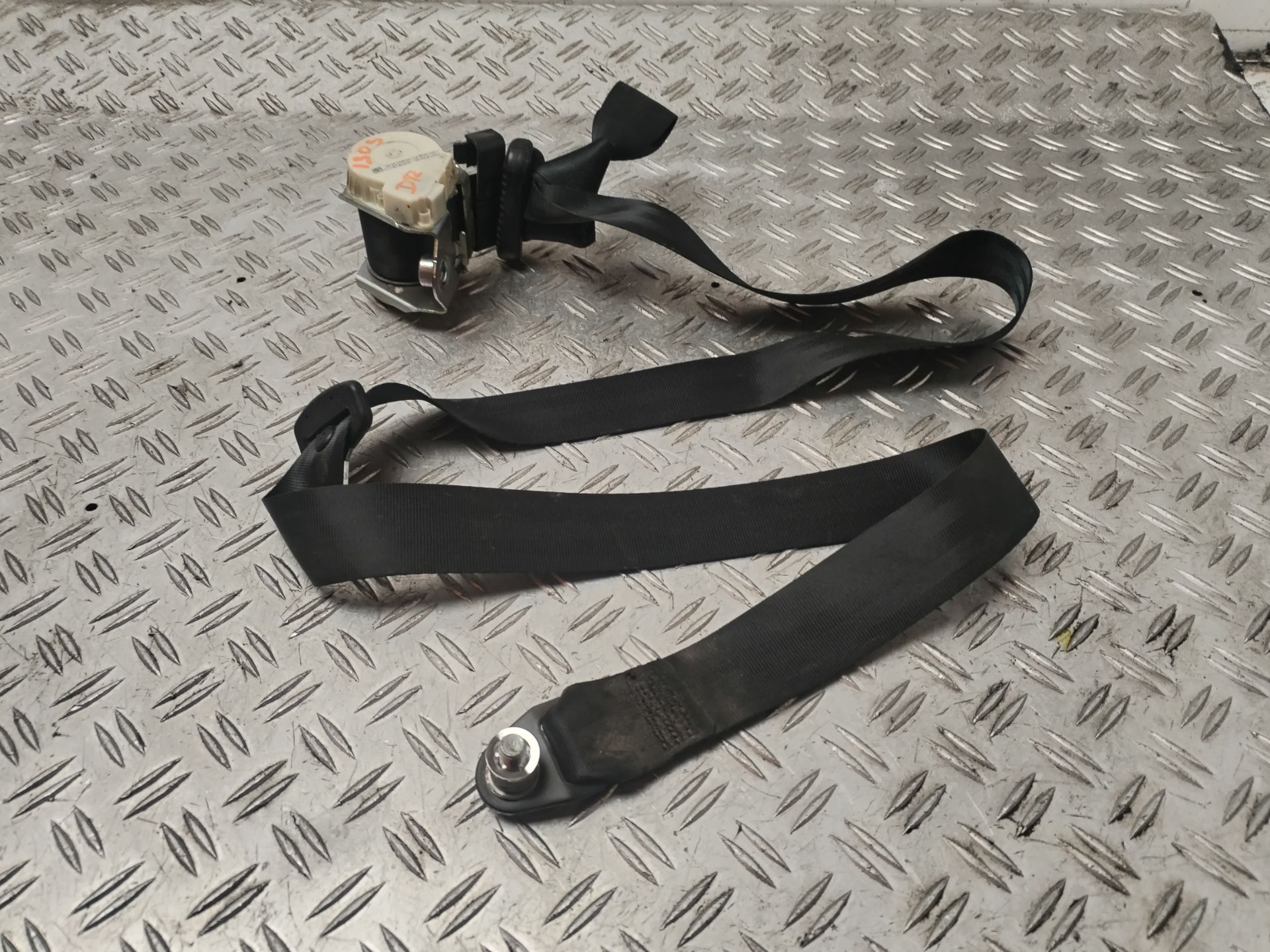 CINTURON SEGURIDAD DELANTERO DERECHO 130418