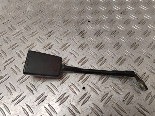 ENGANCHE CINTURON TRASERO DERECHO 131451