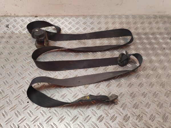 CINTURON SEGURIDAD DELANTERO DERECHO 131740