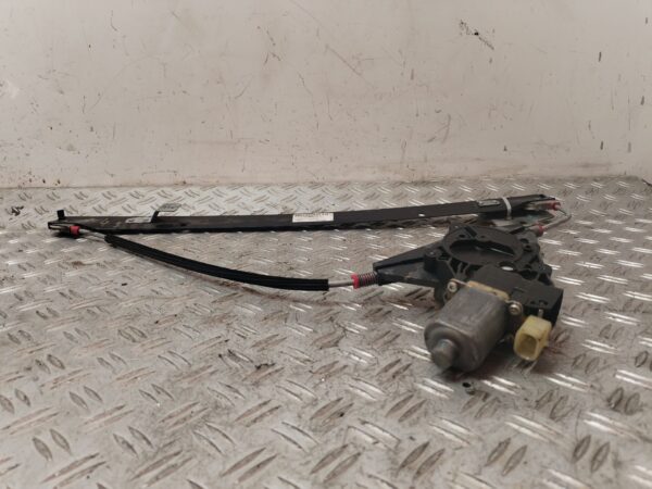 ELEVALUNAS DELANTERO IZQUIERDO 132057