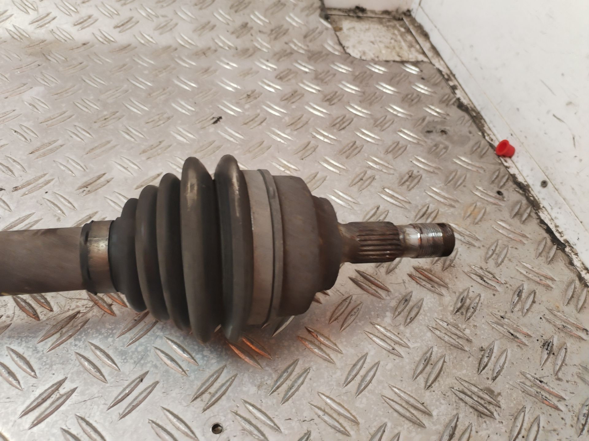 TRANSMISION DELANTERA DERECHA 131214