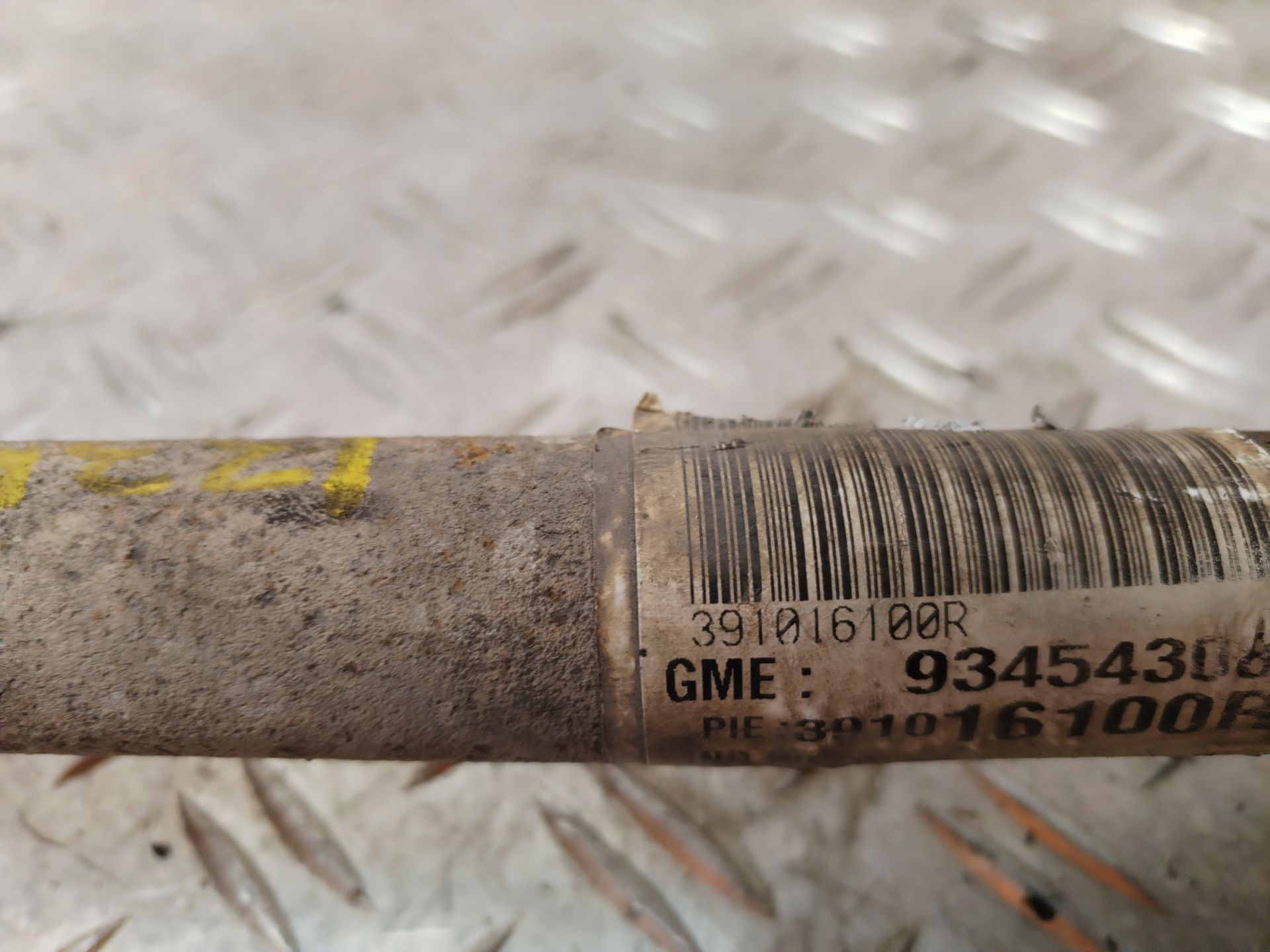 TRANSMISION DELANTERA IZQUIERDA 131566