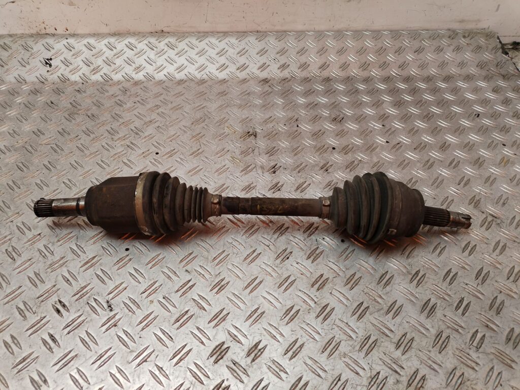 TRANSMISION DELANTERA IZQUIERDA 131628