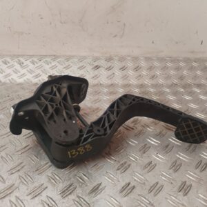 PEDAL EMBRAGUE 132560