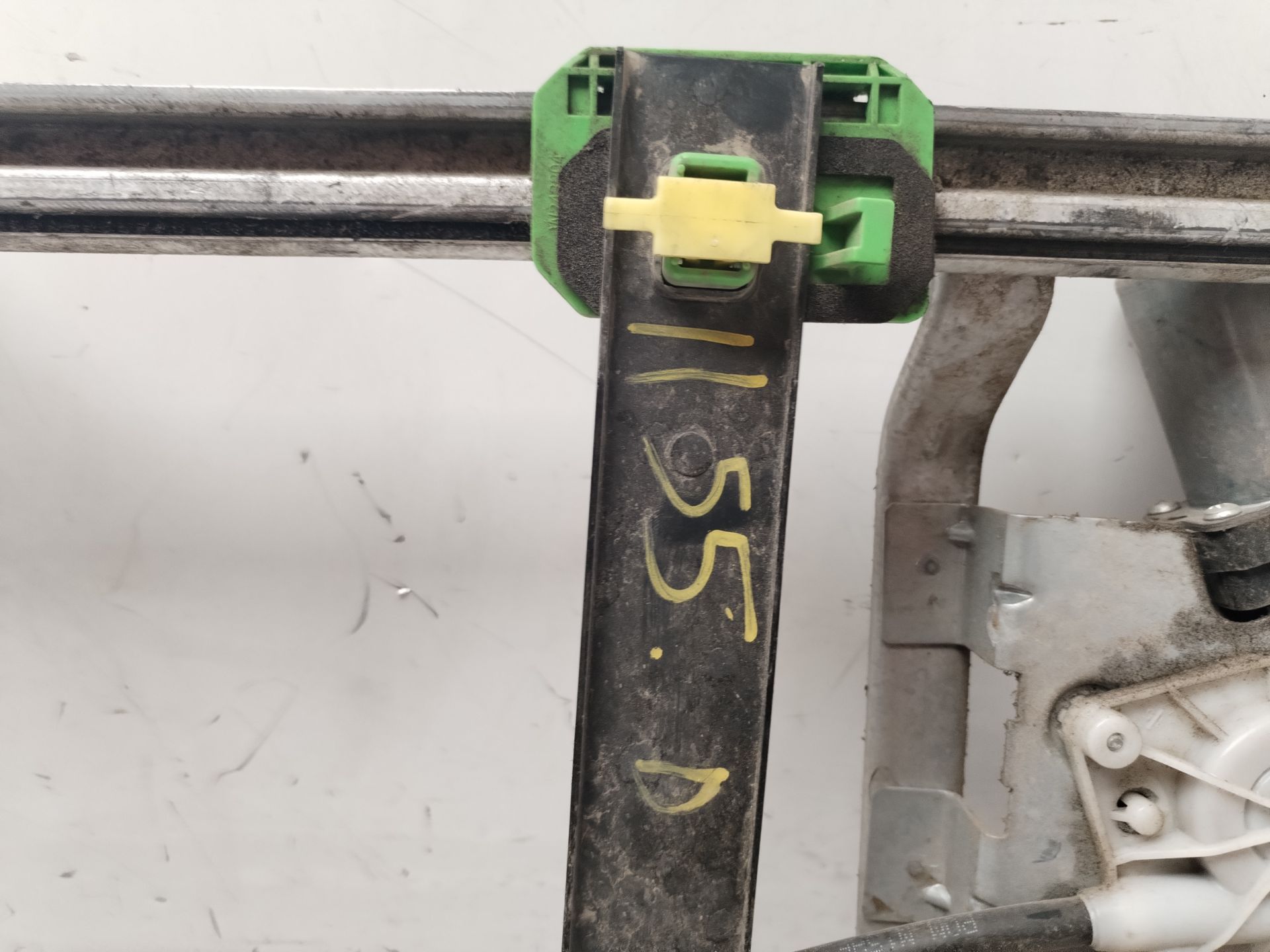 ELEVALUNAS DELANTERO DERECHO 131778