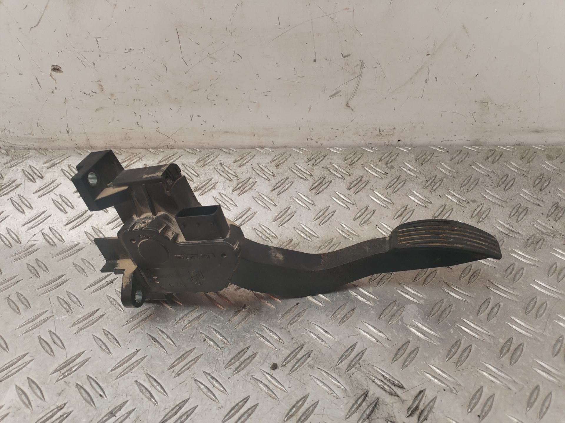 PEDAL ACELERADOR 131252