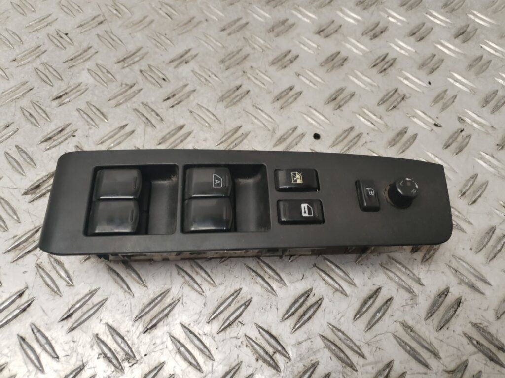 MANDO ELEVALUNAS DELANTERO IZQUIERDO 132246