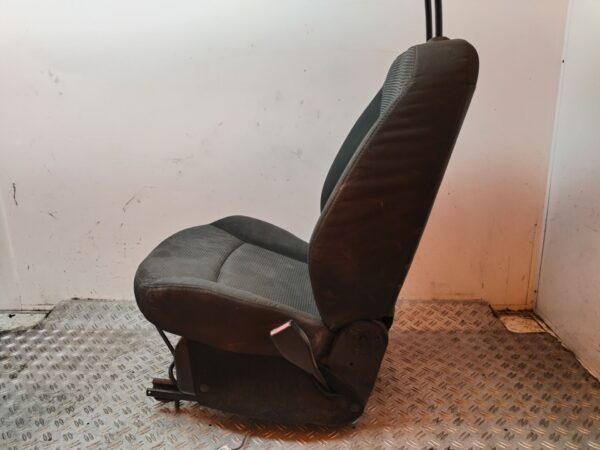 ASIENTO DELANTERO DERECHO 130481