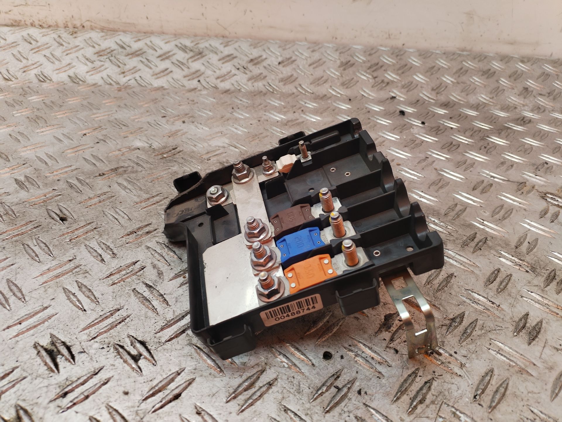 CAJA RELES / FUSIBLES 130397