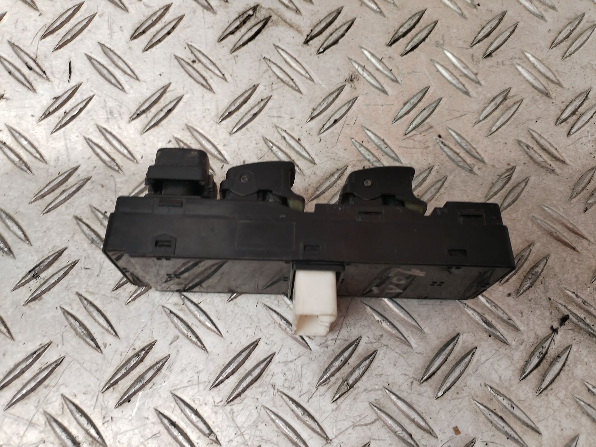 MANDO ELEVALUNAS DELANTERO IZQUIERDO 132496