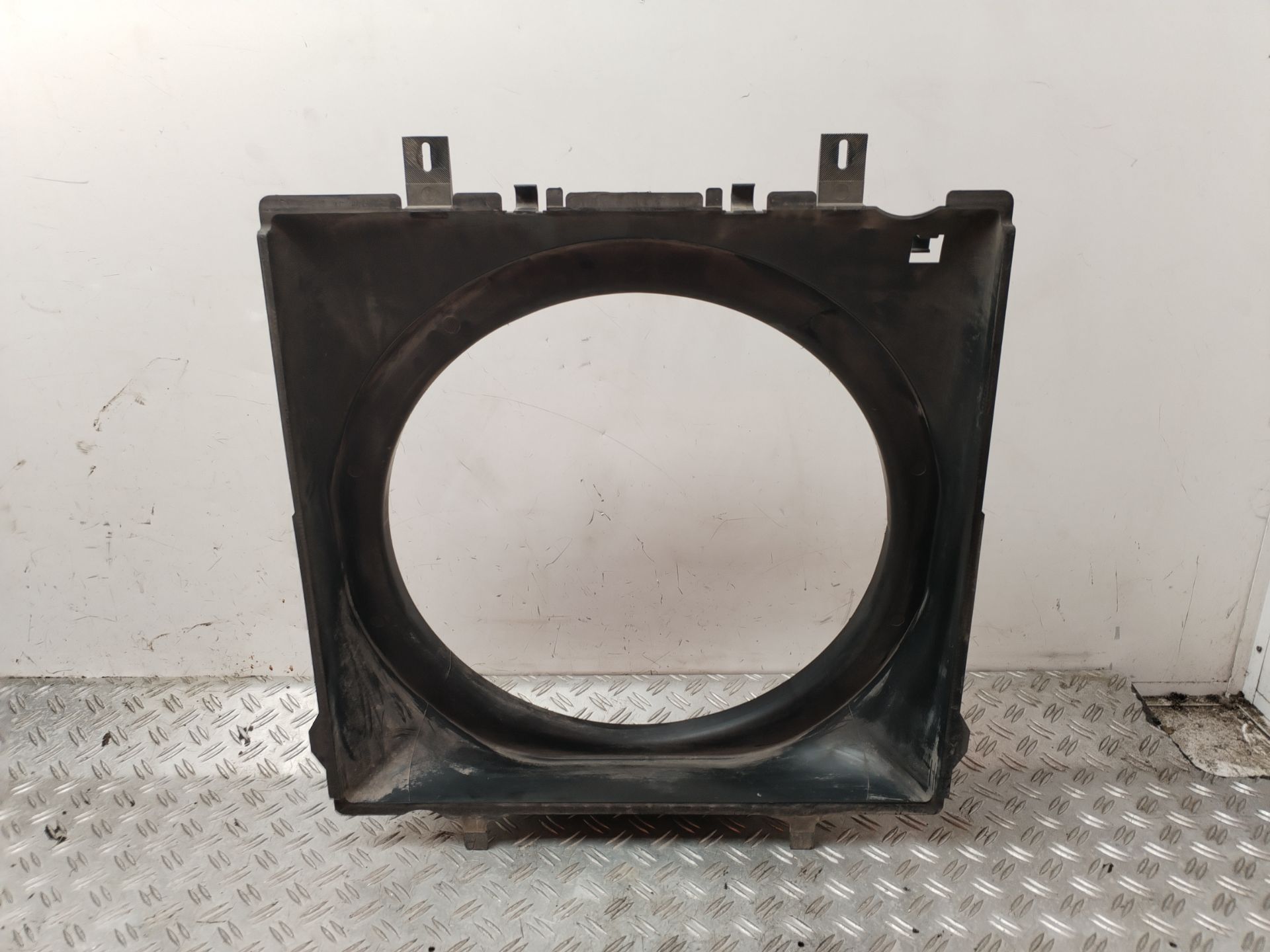 CALANDRA DELANTERA DE RADIADOR 131576