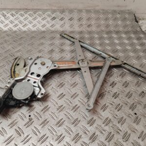 ELEVALUNAS DELANTERO DERECHO 132592