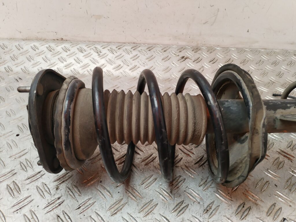 AMORTIGUADOR DELANTERO IZQUIERDO 132444