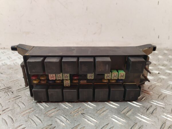 CAJA RELES / FUSIBLES 132198