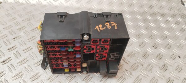 CAJA RELES / FUSIBLES 132321
