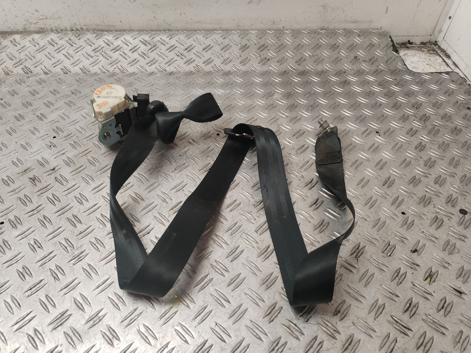 CINTURON SEGURIDAD DELANTERO DERECHO 130418