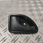 MANETA INTERIOR DELANTERA IZQUIERDA 131768