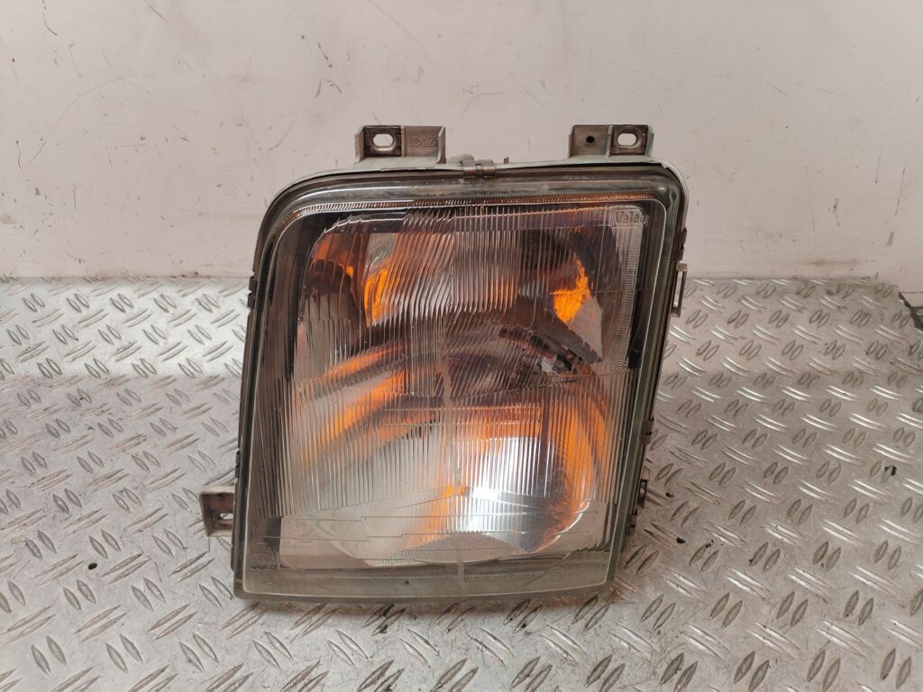 FARO IZQUIERDO 131637