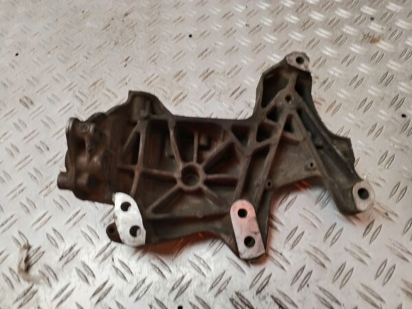 SOPORTE ALTERNADOR 131914