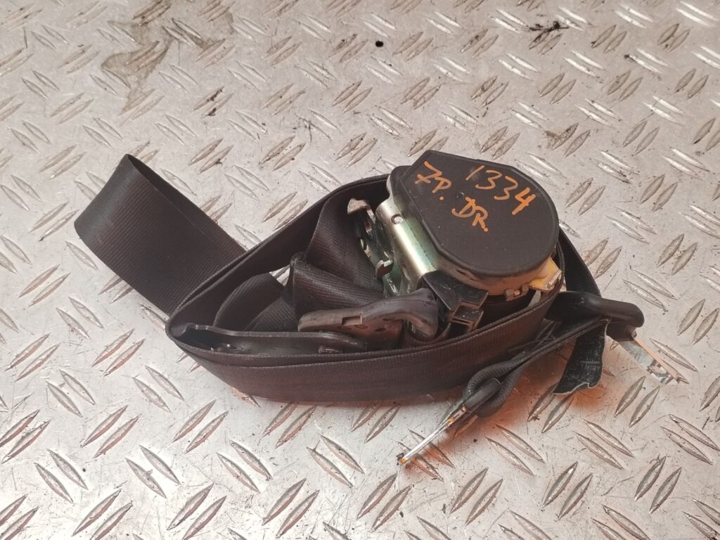 CINTURON SEGURIDAD TRASERO DERECHO 131530